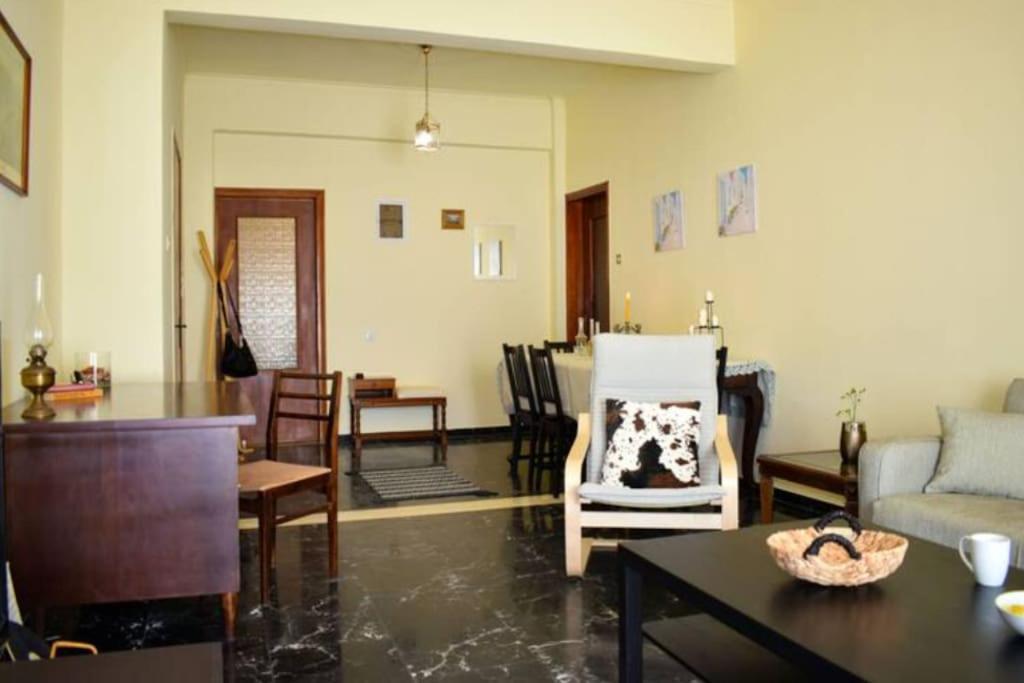 Marble Cool 2-Bedroom Down Town Yard House Kíssamos Buitenkant foto